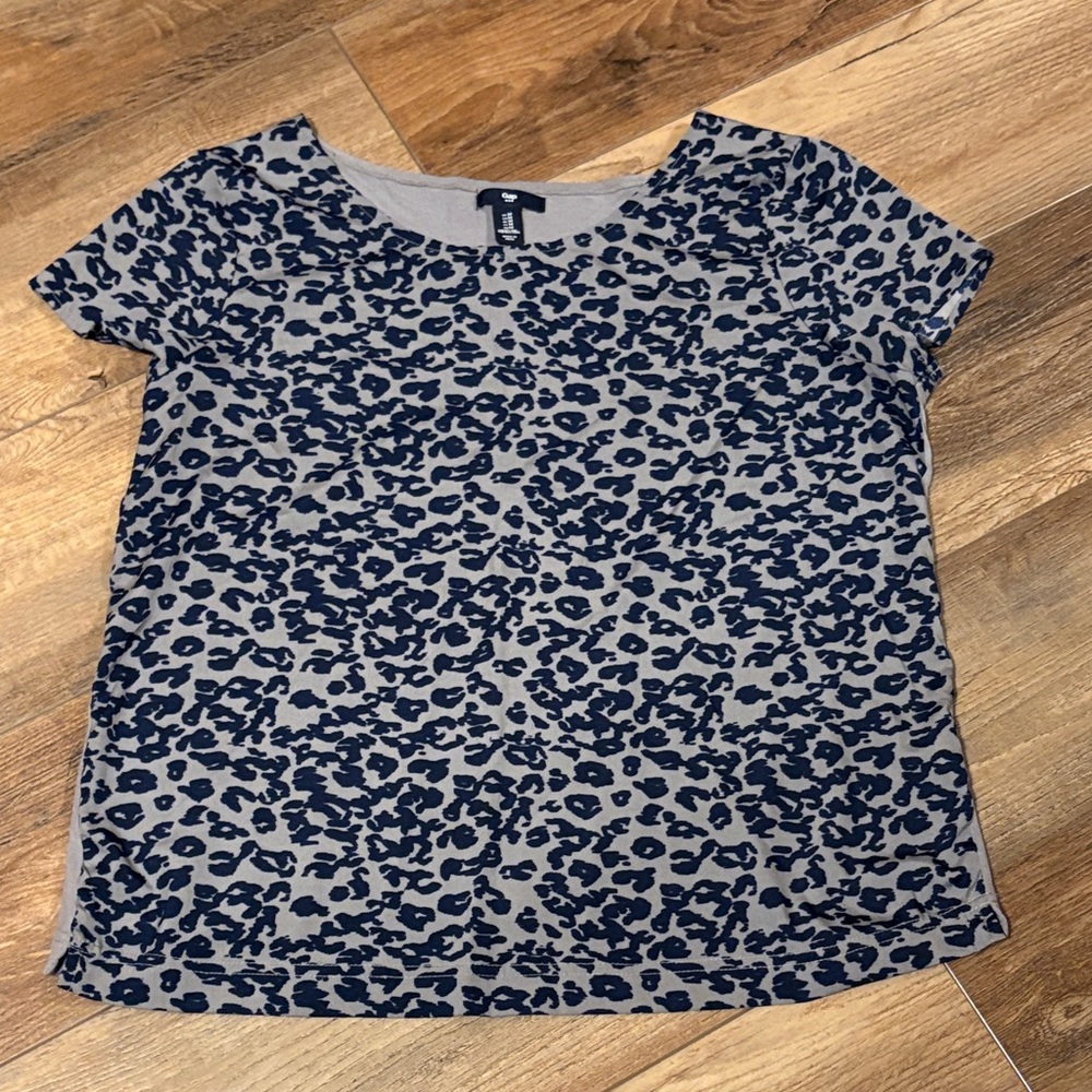 GAP Blue and Gray Leopard Print Top